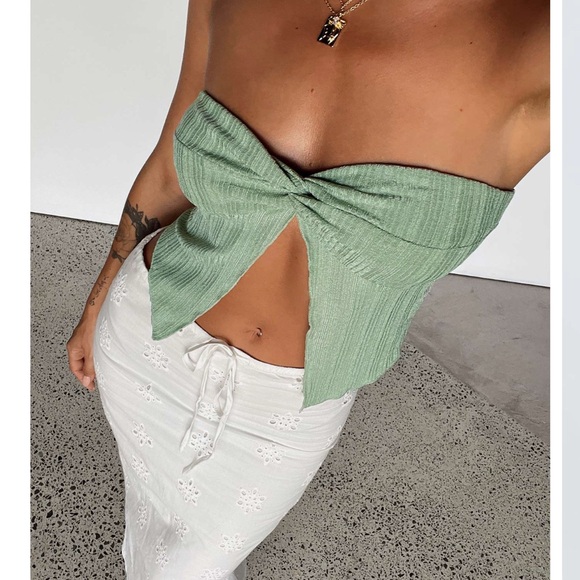 Set of 2 - NWOT princess polly tops size 4 Mani and Dubios - Picture 11 of 11